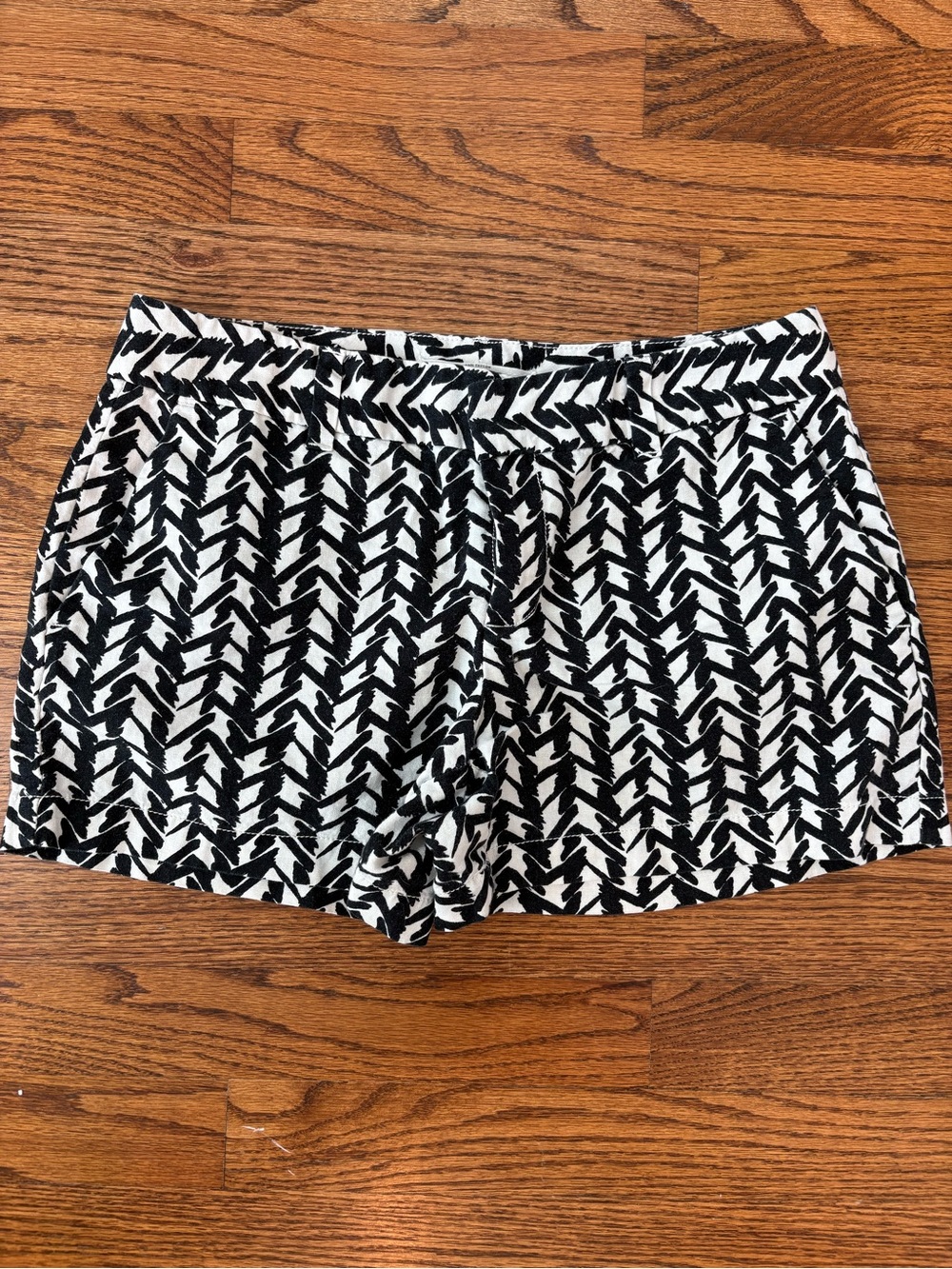 LOFT Black & White Patterned Women’s Shorts